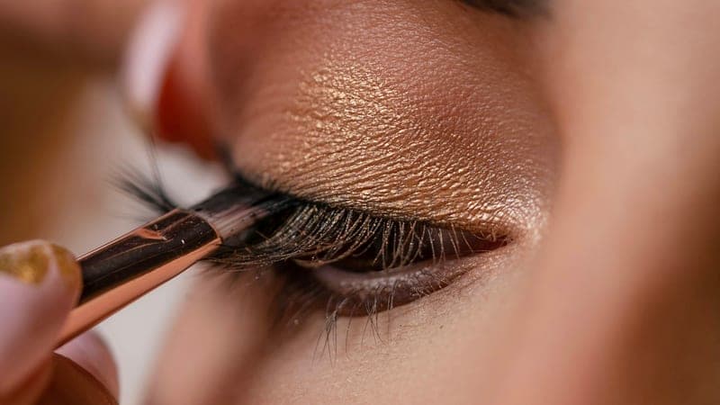 Elle assume sa transformation et répond sans détour aux critiques.