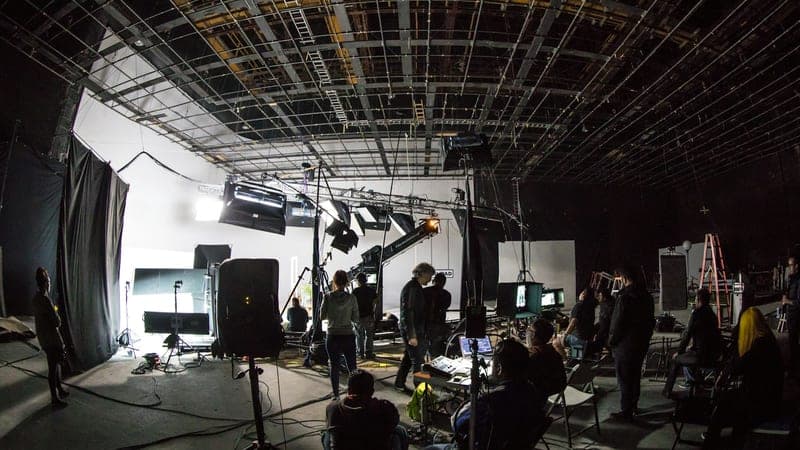 Clash après le tournage : les coulisses qui agitent la toile.